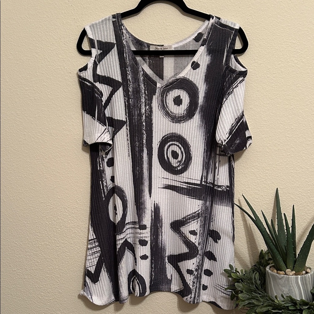 Jess & Jane Monochrome Abstract Women's Tunic - Picture 1 of 3